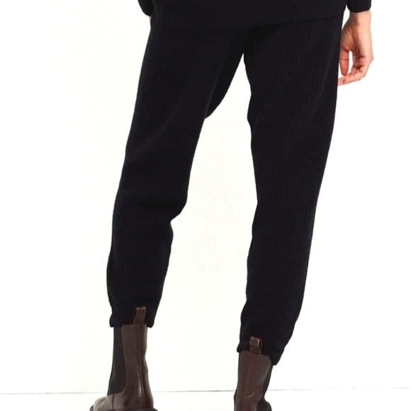 Flora Nikrooz black joggers - Picture 3 of 9